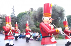 Toy soldier loses the head at Disneyland