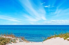 Sea + sun = happiness: science