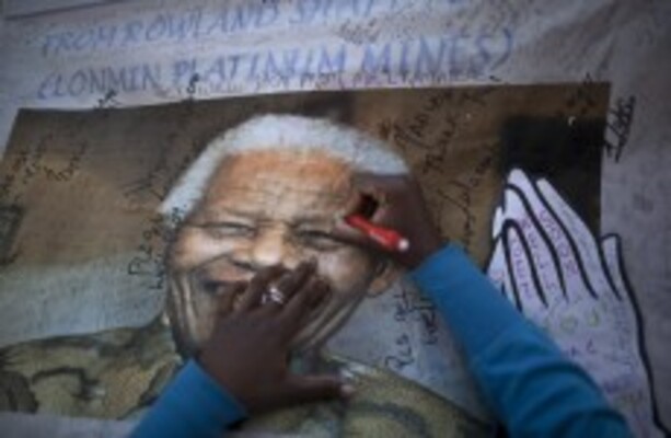 Nelson Mandela Responding To Treatment · Thejournal Ie