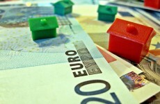 House prices in the EU continue to plummet