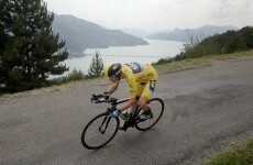 Sprint finish: Chris Froome has time to stop for bike swap, still wins time trial