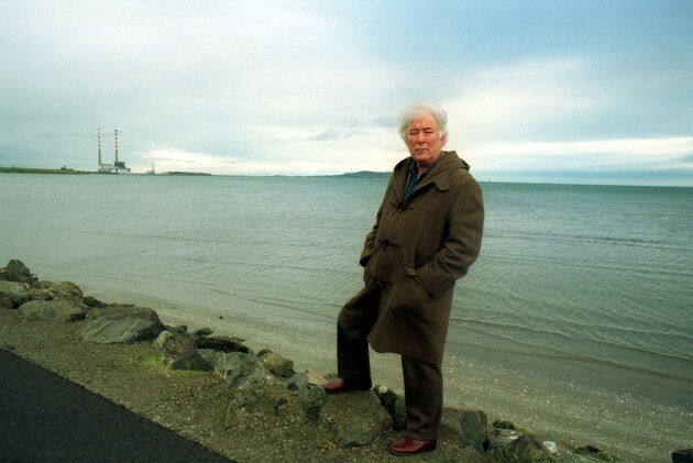 File Pics Seamus Heaney Has Died Today.