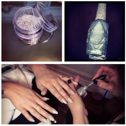 Who remembers my $250,000 @AZATURE manicure from the Emmys last year? Well... last night I had the honor of being the only girl in the world to test out the Million dollar white diamond #AZATURE manicure! I still can't get my head around the price but if I help this magnificent little bottle get sold a BIG amount of money will be donated to The Sharon Osbourne colon cancer foundation and Race to Erase MS!