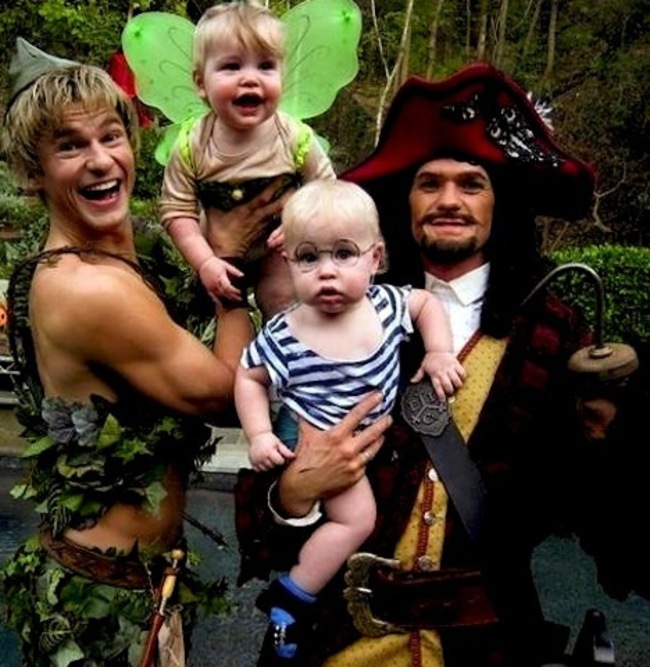 Harris-Burtka family costumes in Halloween 2011 - Imgur