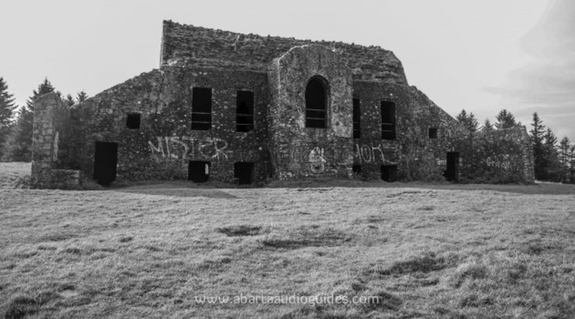 Embanked enclosure — Knockroe (boyle By., Killummod Ed)
