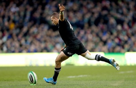 Aaron Cruden a better kicker than Dan Carter?