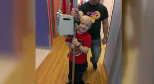 Kid Shaves His Head So His Friend With Cancer Won't Feel Alone