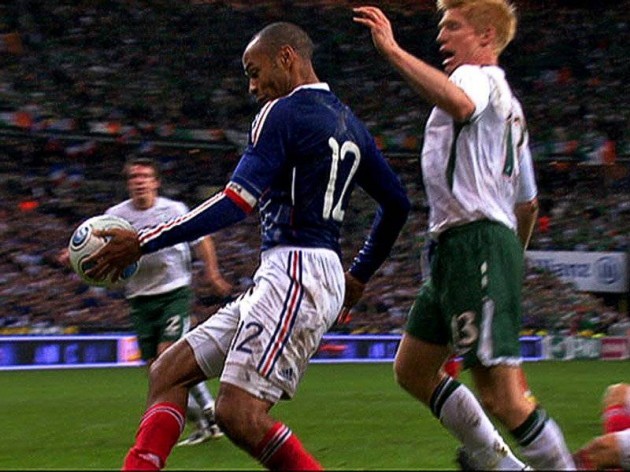 Thierry-Henry-Hand-Ball