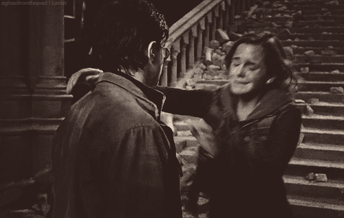 Harry-and-Hermione-gifs-harry-potter-27867040-500-318