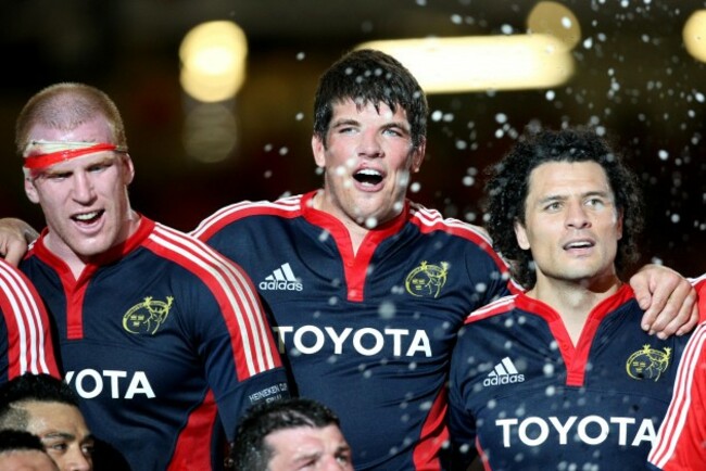 Paul O'Connell, Donncha O'Callaghan and Doug Howlett celebrate 24/5/2008