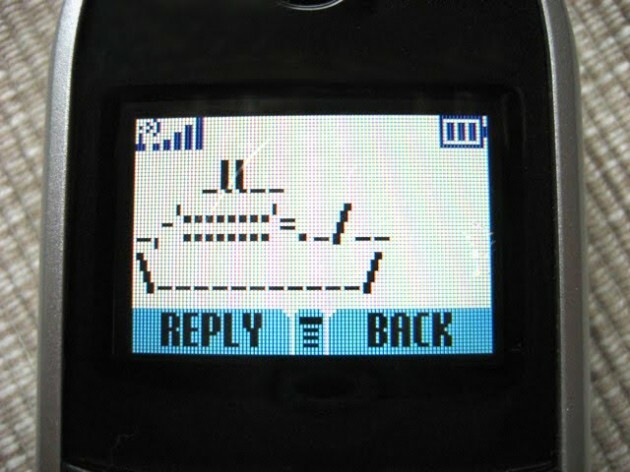 Ship-Happy_2011-Ascii_Art-Calligram_Designer_blog