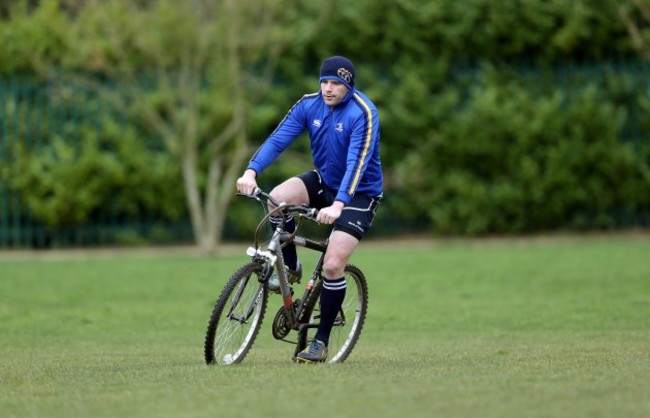 Shane Jennings arrives for training 24/2/2014