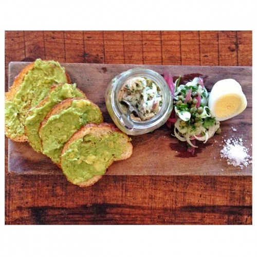 #Avocado toast, smoked trout, boiled egg, capers & pickled onions. @handtheh