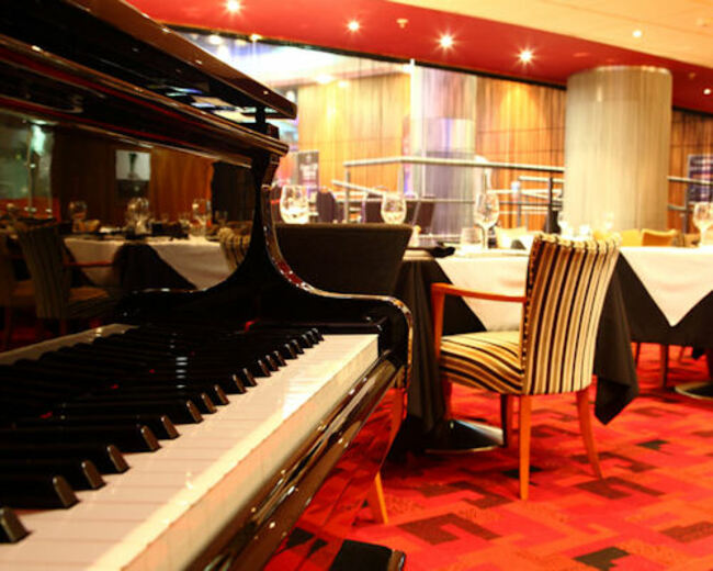 110restaurant-piano