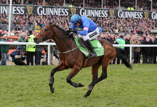 Hurricane Fly ridden by Ruby Walsh on the way to winning