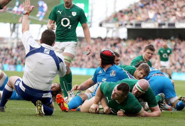 Cian Healy goes over for their third try