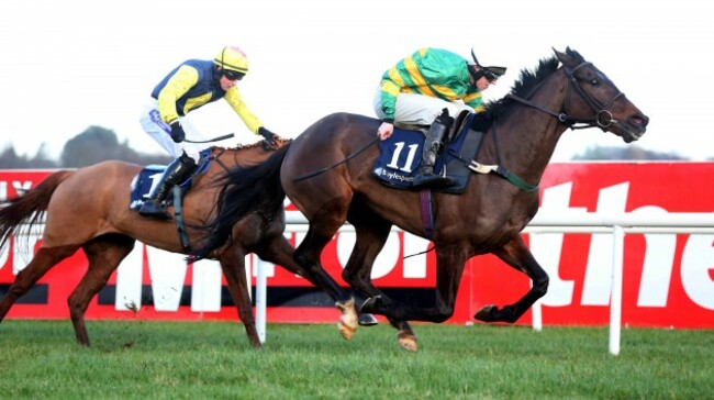Gilgamboa ridden by Mark Walsh leads the field home to win