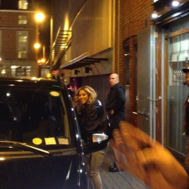 Love you B.... *B bangs on the window* Love u too DEAD