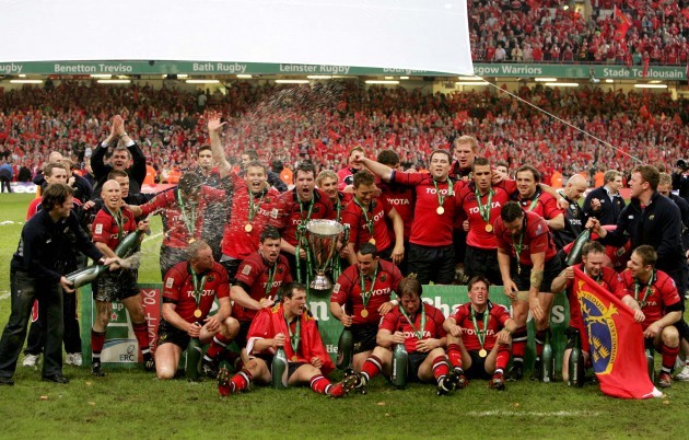 Munster players celebrate winning 20/5/2006