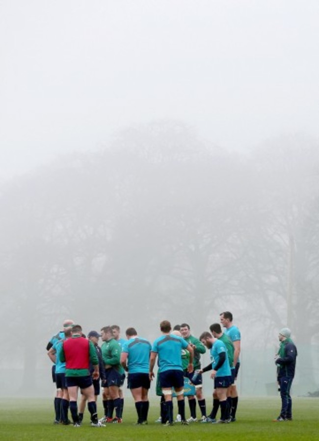 General view of the Irish team training in fog