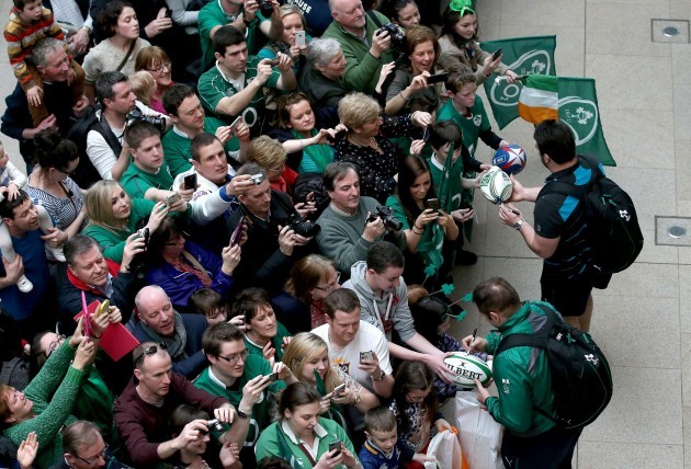 Ireland players sign autographs for fans