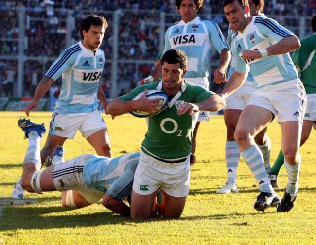 Rob Kearney gets tackled   2/6/2007