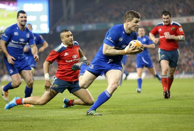 Brian O'Driscoll comes in to score a try