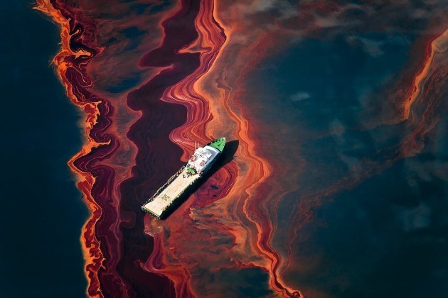 Incredible Photos Of The 2010 Deepwater Horizon Oil Spill