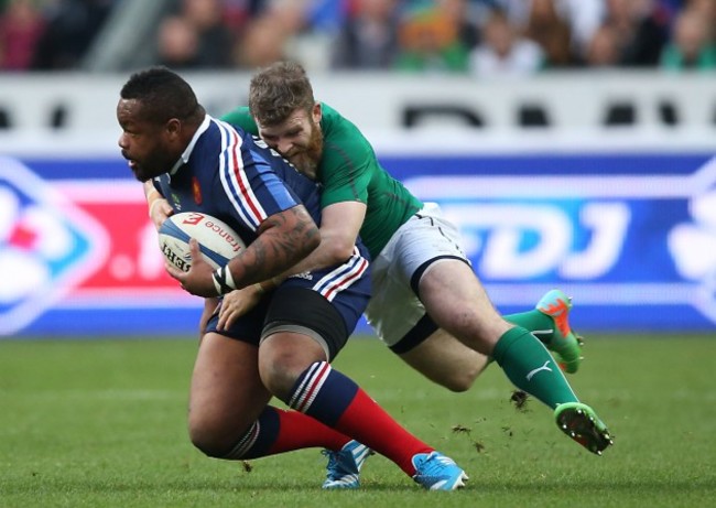 Mathieu Bastareaud  is tackled by Gordon D&Otilde;Arcy