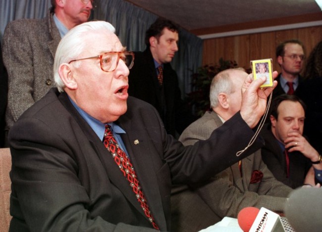 IAN PAISLEY UNIONISTS GOOD FRIDAY PEACE AGREEMENTS NORTHERN IRELAND TROUBLES CONFLICTS PEACE TALKS PROCESS