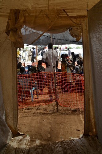 Entrance to MSF clinic at Tomping camp. South Sudan 2014 © Aurelie Baumel MSF
