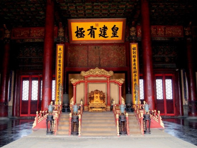 theyre-protecting-national-treasures-like-this-historic-throne-room-where-chinese-emperors-once-sat