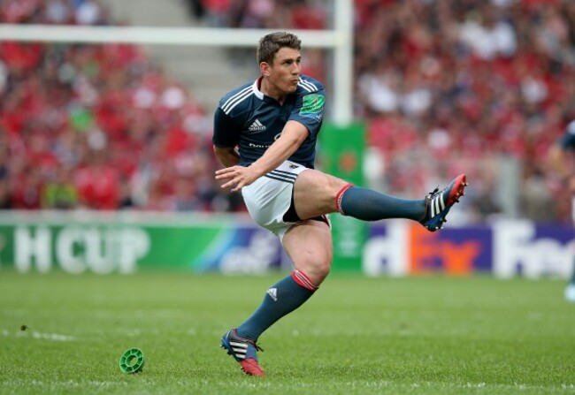Ian Keatley kicks a penalty