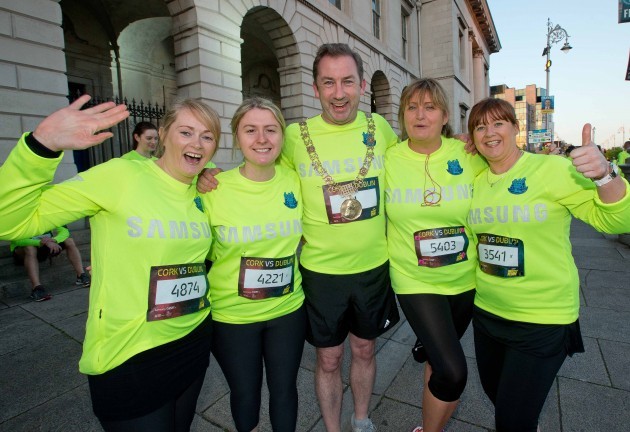 Lord Mayor of Dublin Oisin Quinn with runners before the race