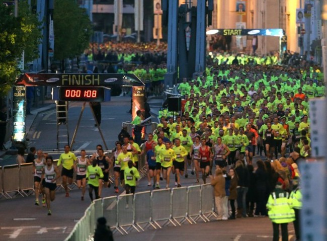 The leaders of the race stretch out the field