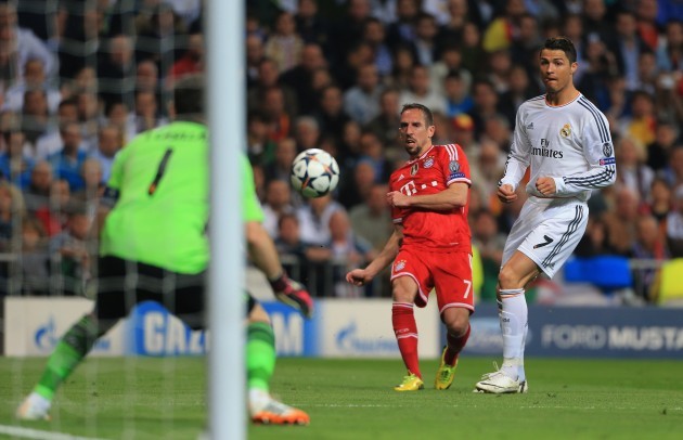 Soccer - UEFA Champions League - Semi Final - First Leg - Real Madrid v Bayern Munich - Santiago Bernabeu