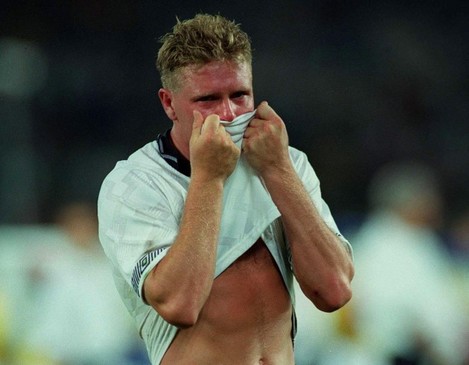 Paul Gascoigne cries in World Cup 1990