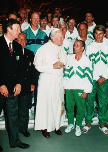 The Irish team meet Pope John Paul II 1990