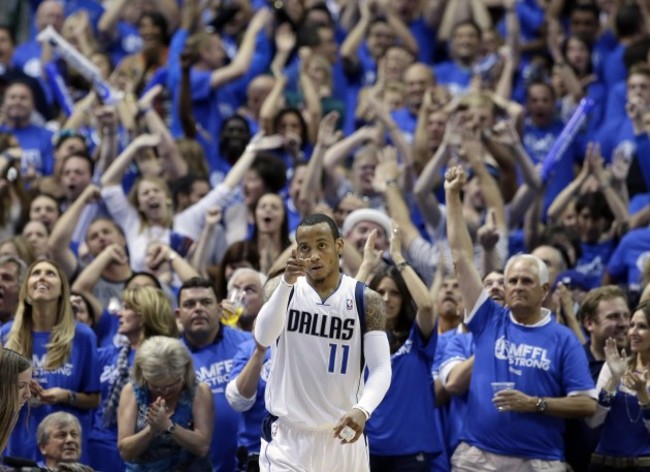 Spurs Mavericks Basketball