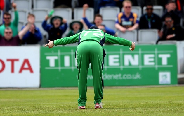 Niall O'Brien celebrates after he hit the stumps to run out Angelo Mathews 6/5/2014