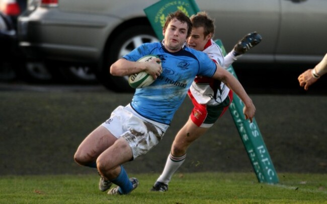 Michael Keating scores a try