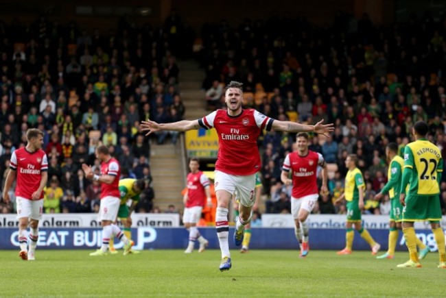 Soccer - Barclays Premier League - Norwich City v Arsenal - Carrow Road