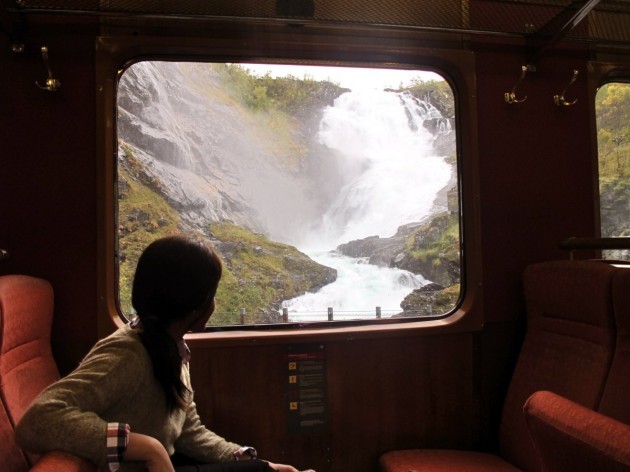 the-railway-line-is-one-of-the-steepest-in-the-world-it-passes-by-spectacular-scenery-including-waterfalls-and-valleys