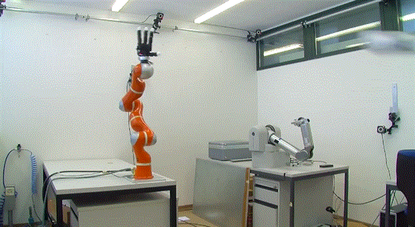 Catching robot arm