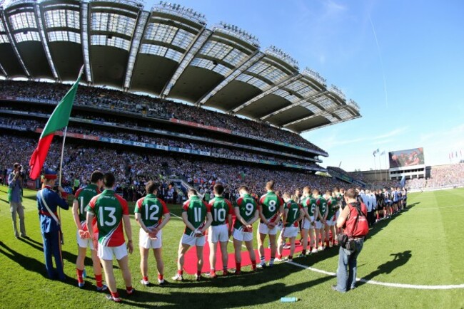 Mayo and Dublin players line up