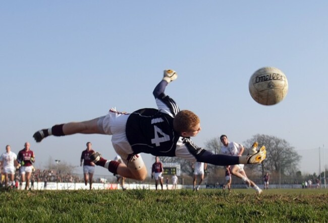 Michael Conway scores an injury time penalty past Adrian Flaherty 17/2/2008