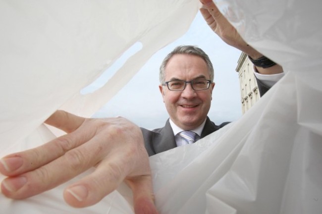 Shoppers to face carrier bag tax