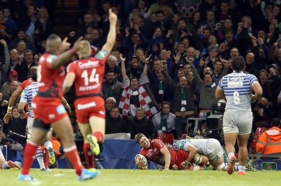 Juan Smith celebrates scoring a try