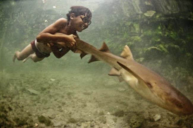 diving-is-an-everyday-activity-causing-the-bajau-to-rupture-their-ear-drums-at-an-early-age