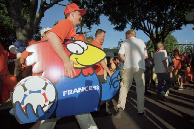 Soccer - World Cup France 98 - Group E - Holland v South Korea